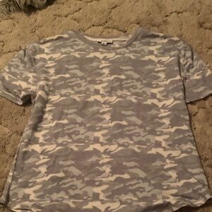 Women’s Camouflage Short Sleeve Tee - Gray/White